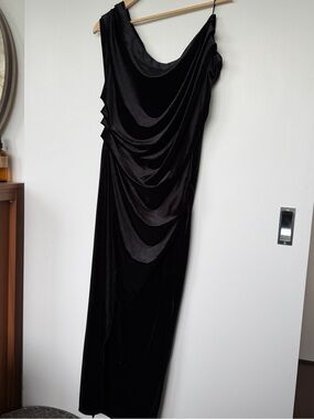 Old Hollywood glam style velvet Black Draped Evening Dress